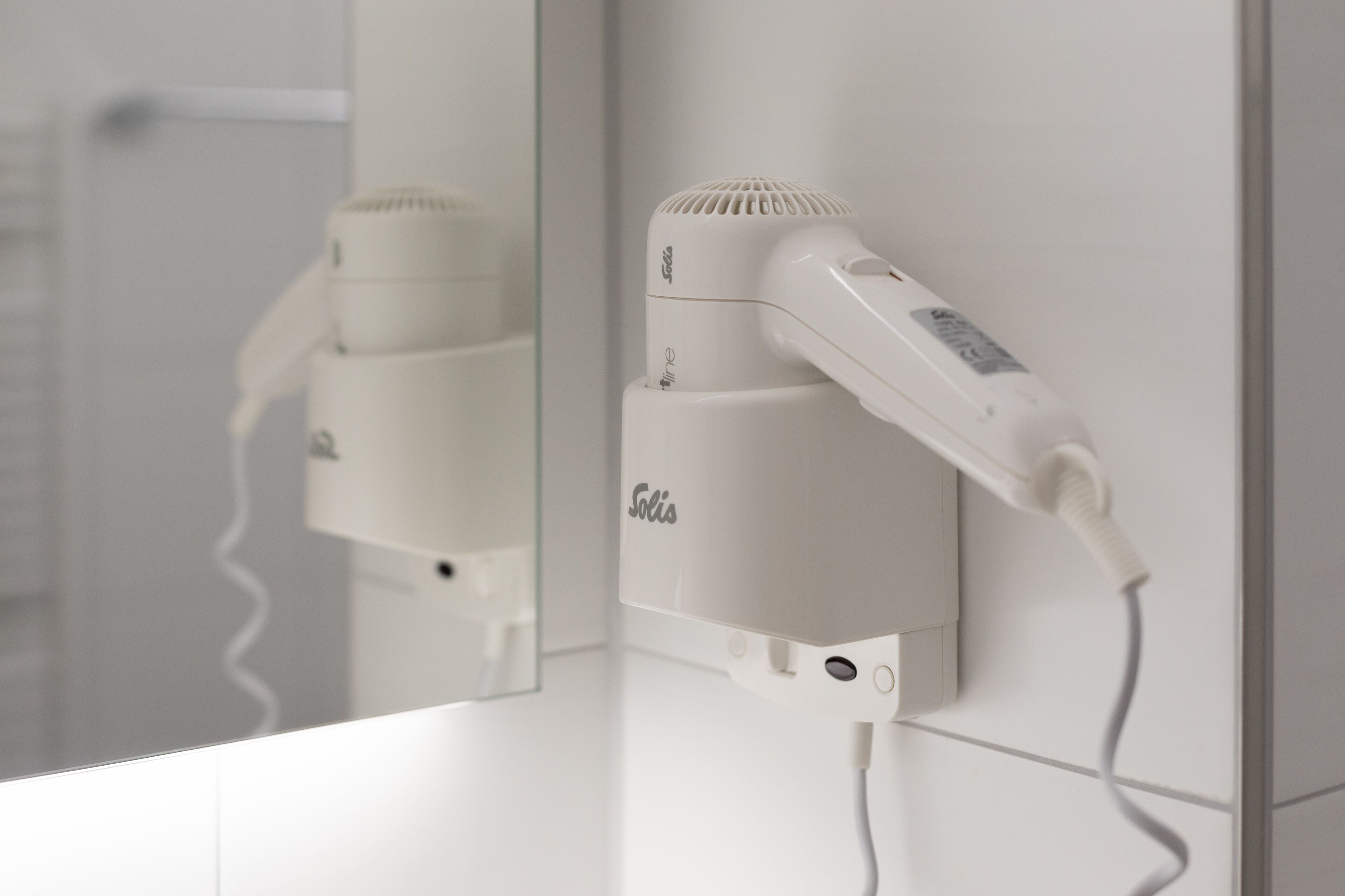 double room, 2 single beds | bathroom | shower, free toiletries, hair dryer, slippers