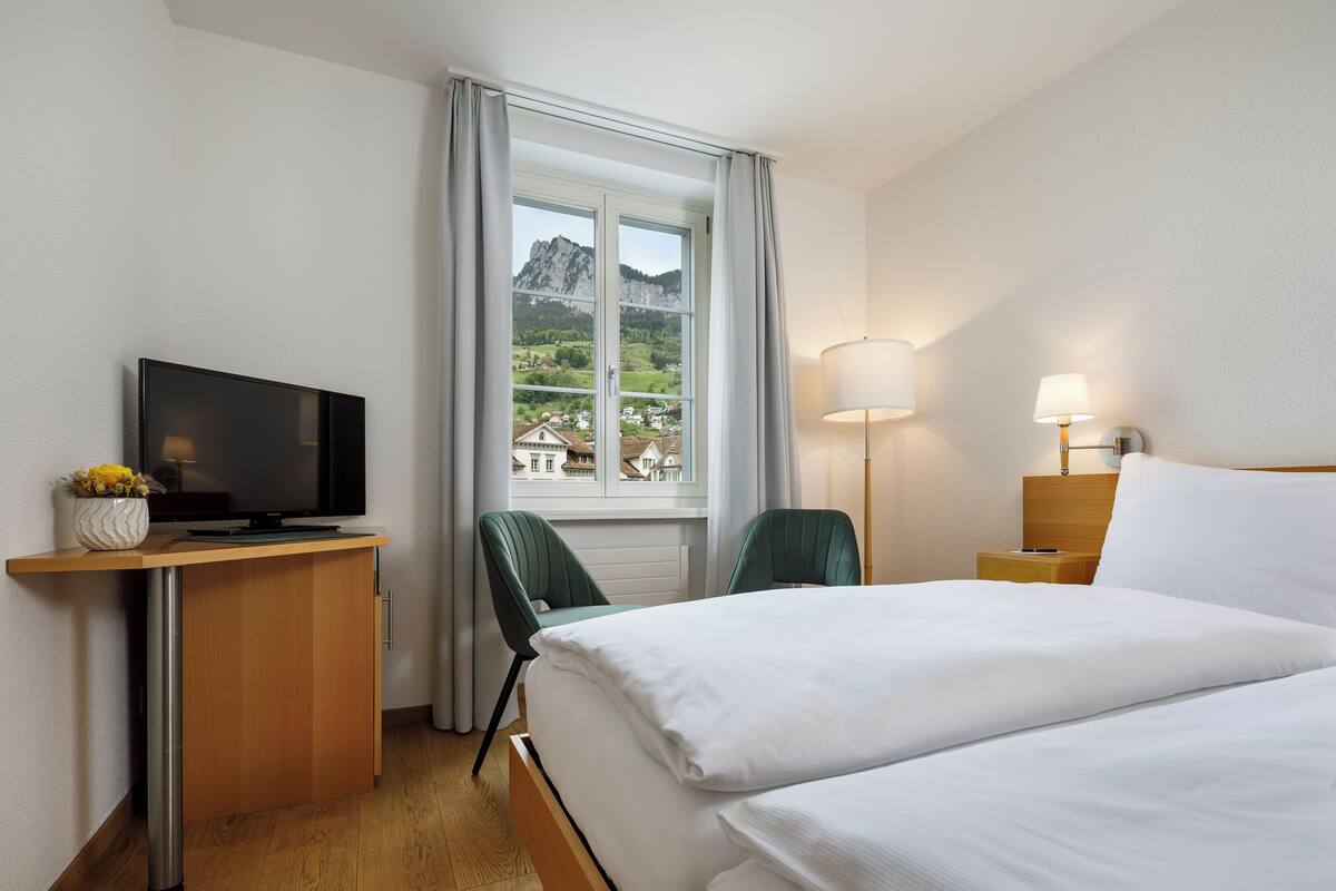 Small Double Room Grandlit | Caja fuerte, escritorio, tabla de planchar con plancha y wifi gratis
