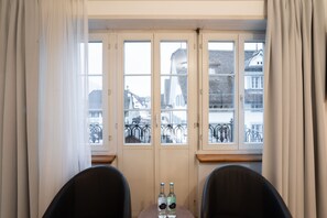 Chambre Deluxe, 1 très grand lit, balcon