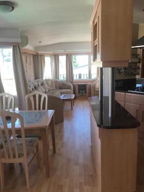 Mobile Home (25) | Living room | Flat-screen TV - Camping Málaga Monte Parc (Alhaurin de la Torre)
