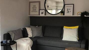 Mobile Home (Aitana 3) | Living room | Flat-screen TV