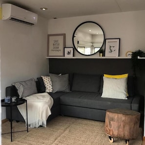 Mobile Home (Aitana 3) | Living room | Flat-screen TV - Camping Málaga Monte Parc (Alhaurin de la Torre)