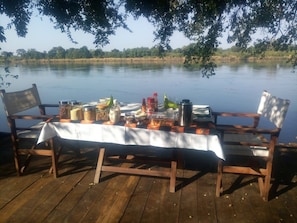 Breakfast, lunch, dinner served; local and international cuisine
