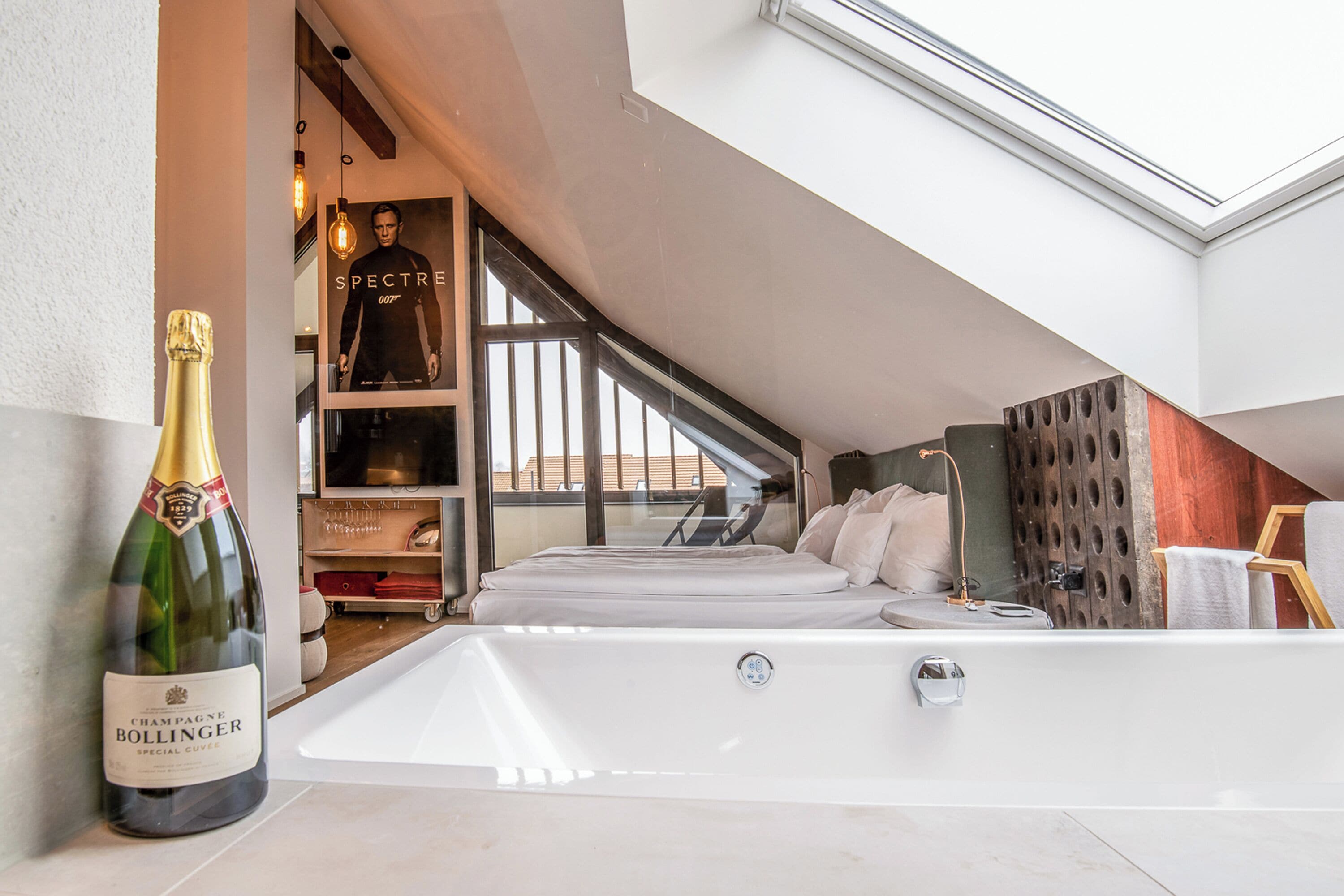 design suite | bathroom | shower, hair dryer, towels