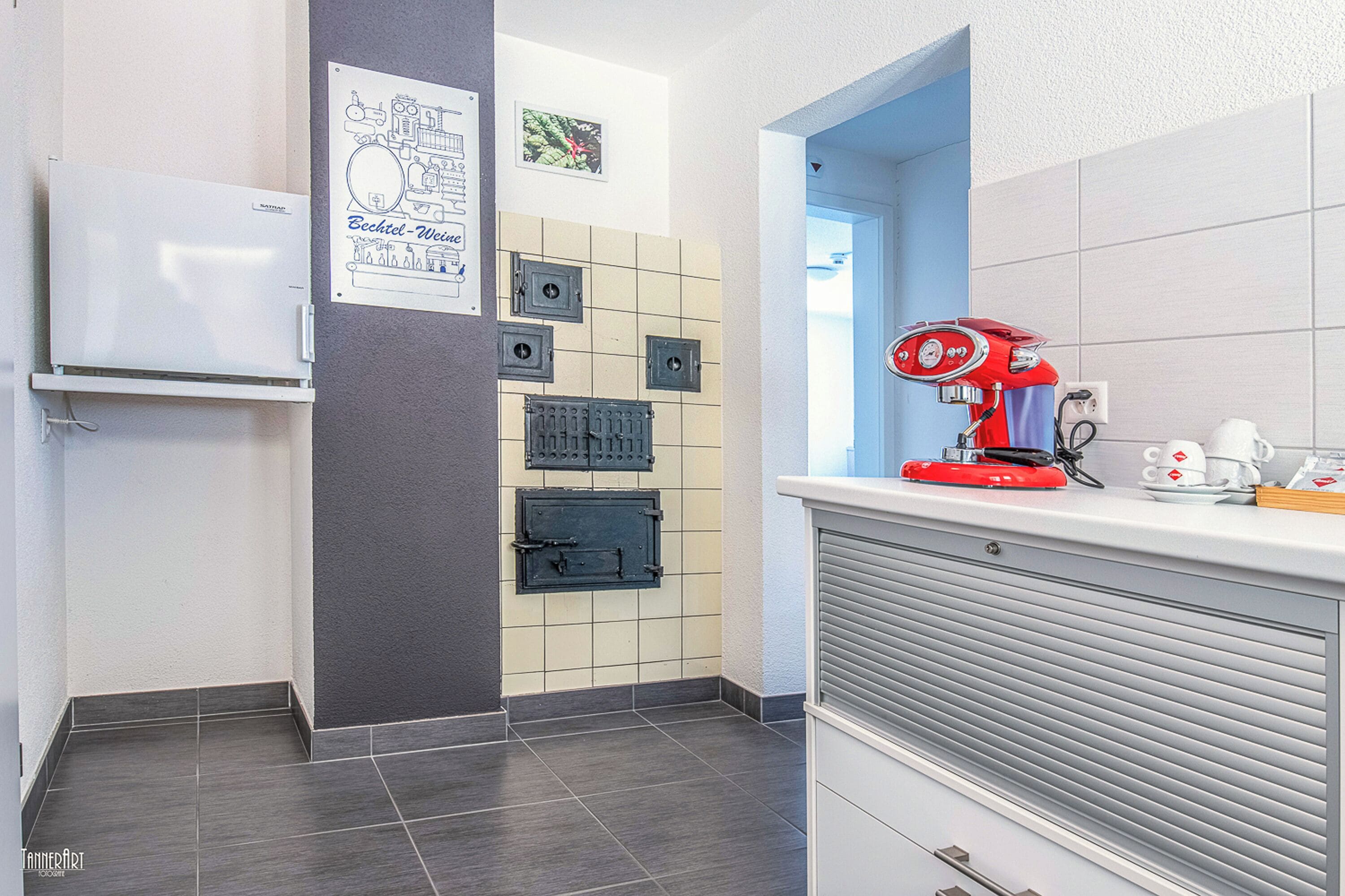 studio, 2 bedrooms | private kitchen