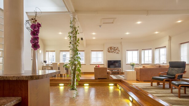 Living area - Stunning Penthouse Top Floor Living (Nottingham)