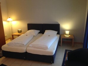 Soundproofing, free WiFi, bed sheets