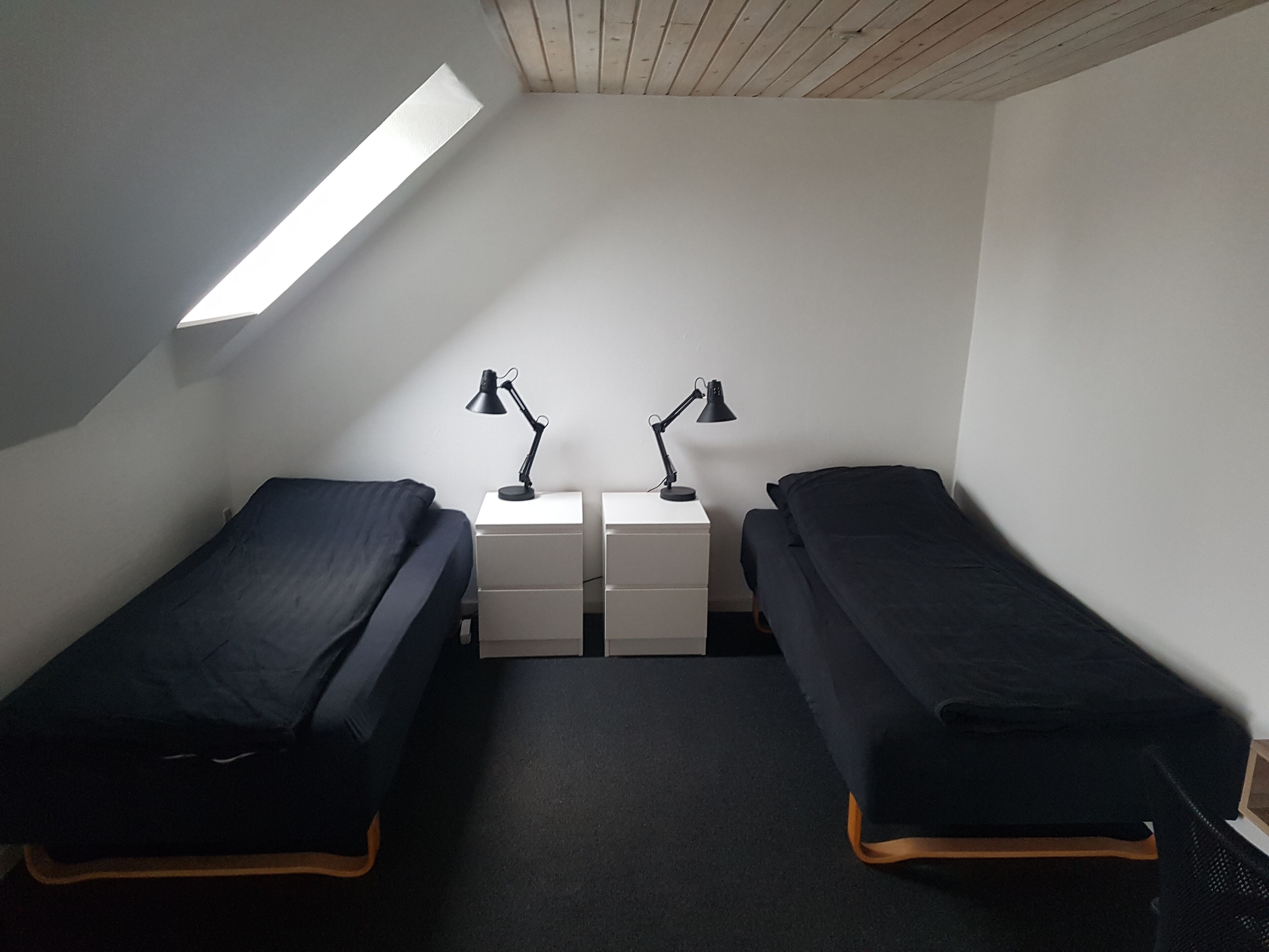 Comfort-lejlighed | Premium-sengetøj, senge med topmadrasser, mørklægningsgardiner