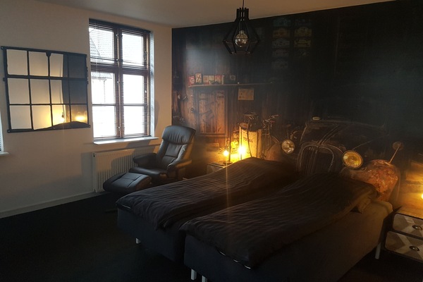 Estudio Confort, cocineta | Ropa de cama de alta calidad, camas con pillow-top y cortinas blackout