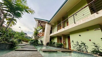 Fachada de la propiedad