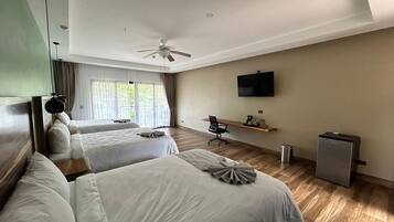 Deluxe-Dreibettzimmer, Mehrere Betten, Nichtraucher, Bergblick | Hochwertige Bettwaren, Daunenbettdecken, Pillowtop-Betten