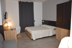 Camera quadrupla (2) | Biancheria da letto di alta qualità, materassi in memory foam