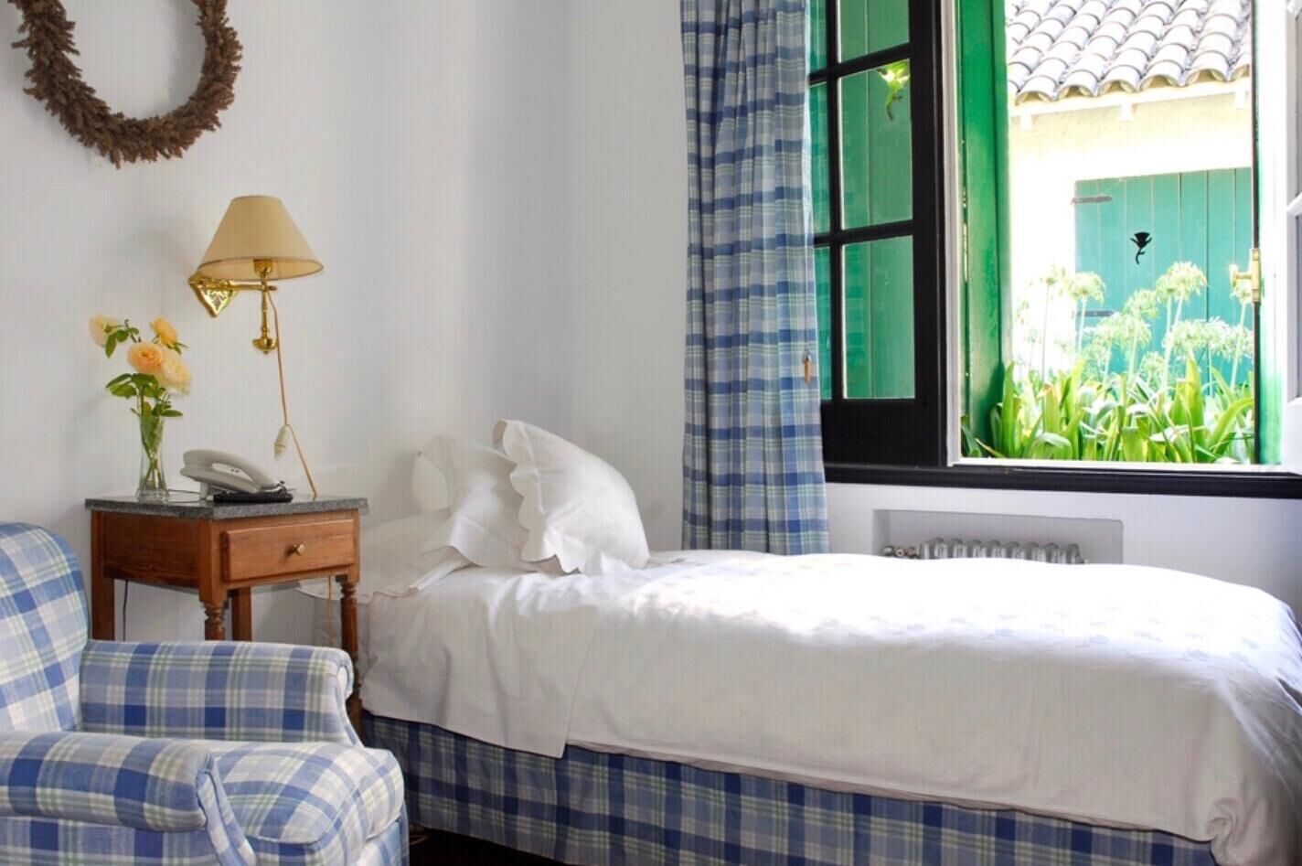 Premium bedding, in-room safe, individually decorated
