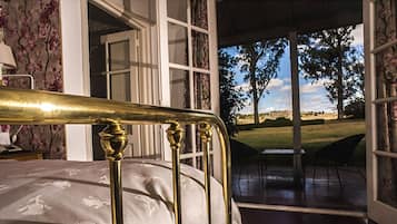 Superior-Doppel- oder -Zweibettzimmer | Hochwertige Bettwaren, Zimmersafe, individuell dekoriert