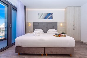 4 chambres, coffre-fort, fer et planche à repasser, lit de bébé portatif