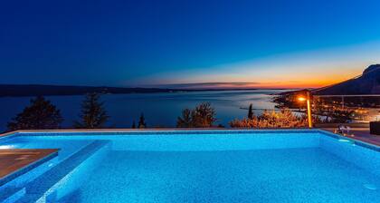 Villa Belvedere, beheiztem Pool, Billard, Spielzimmer, Meerblick, 10 Pax