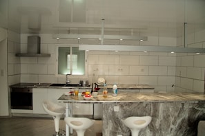 Fridge, microwave, oven, stovetop - Your little paradise;) (ESPONDEILHAN)