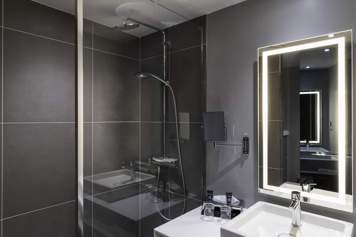 1 quarto, cofres nos quartos, quartos à prova de som