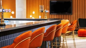 Bar (trong khuôn viên)