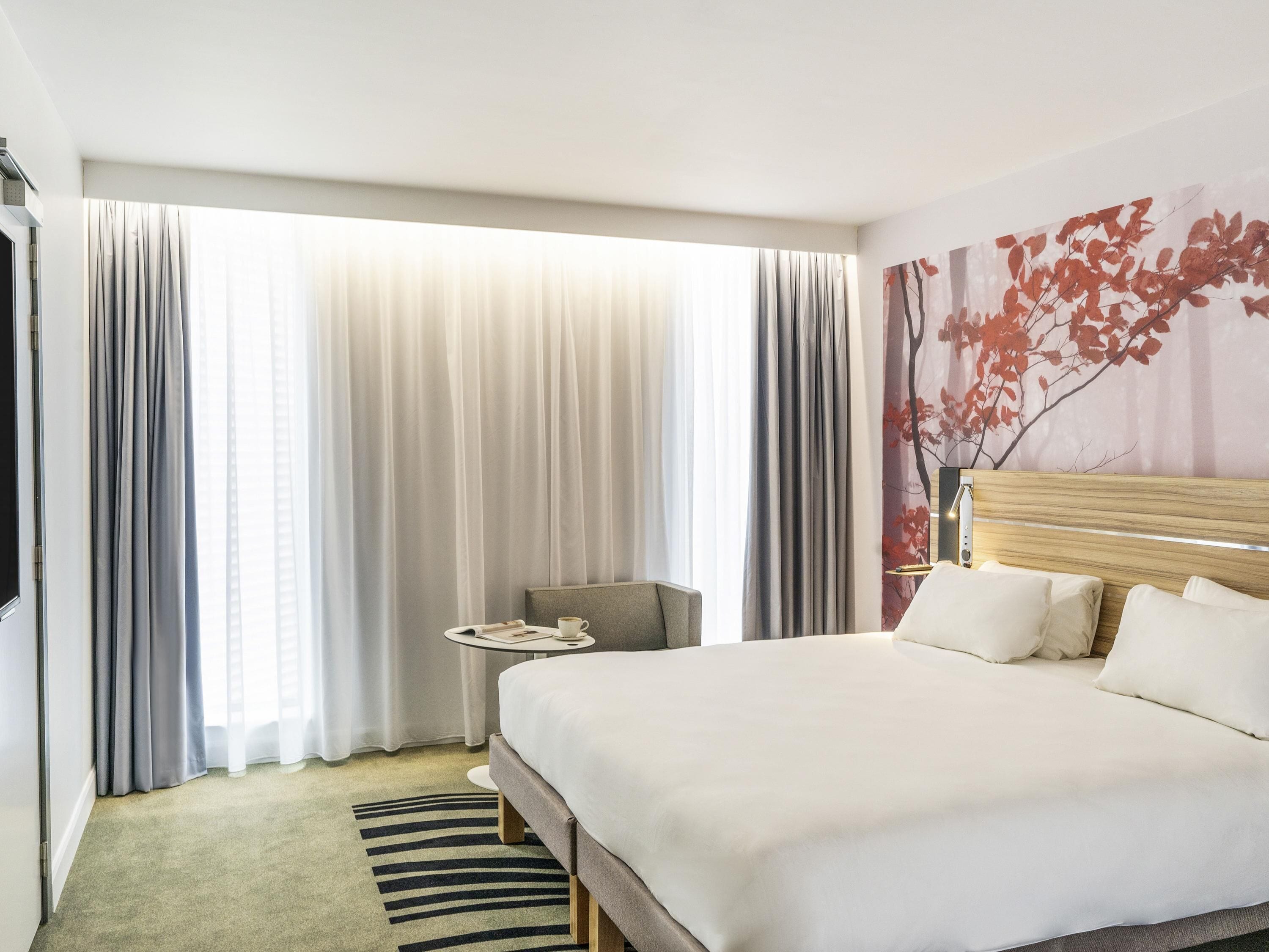 In-room safe, soundproofing, iron/ironing board, free WiFi