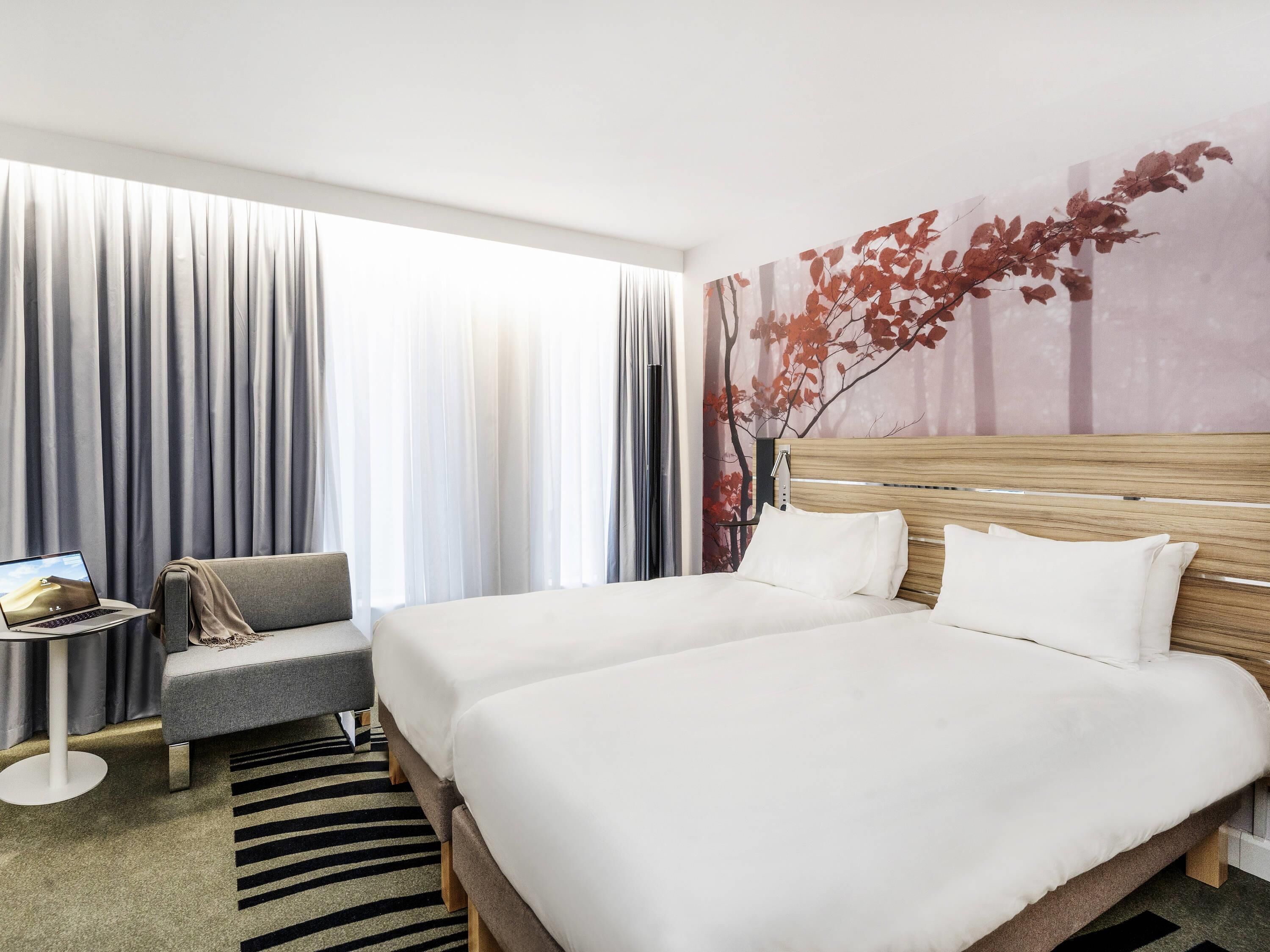 Standard Room, 2 Twin Beds | In-room safe, soundproofing, iron/ironing board, free WiFi