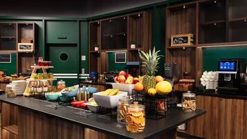 Esmorzar d'estil bufet els caps de setmana (69 PLN per persona)