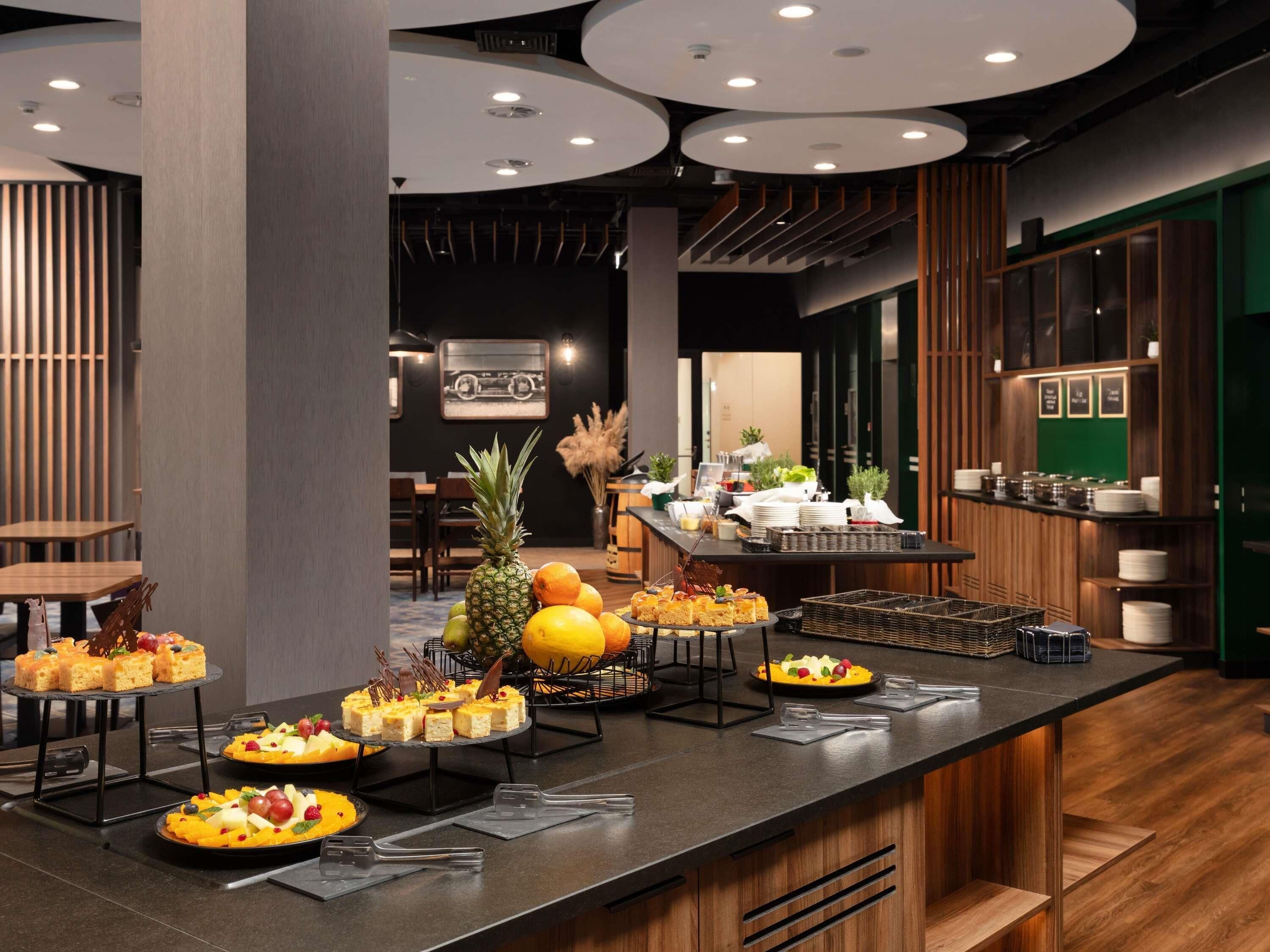 Lunch and dinner served