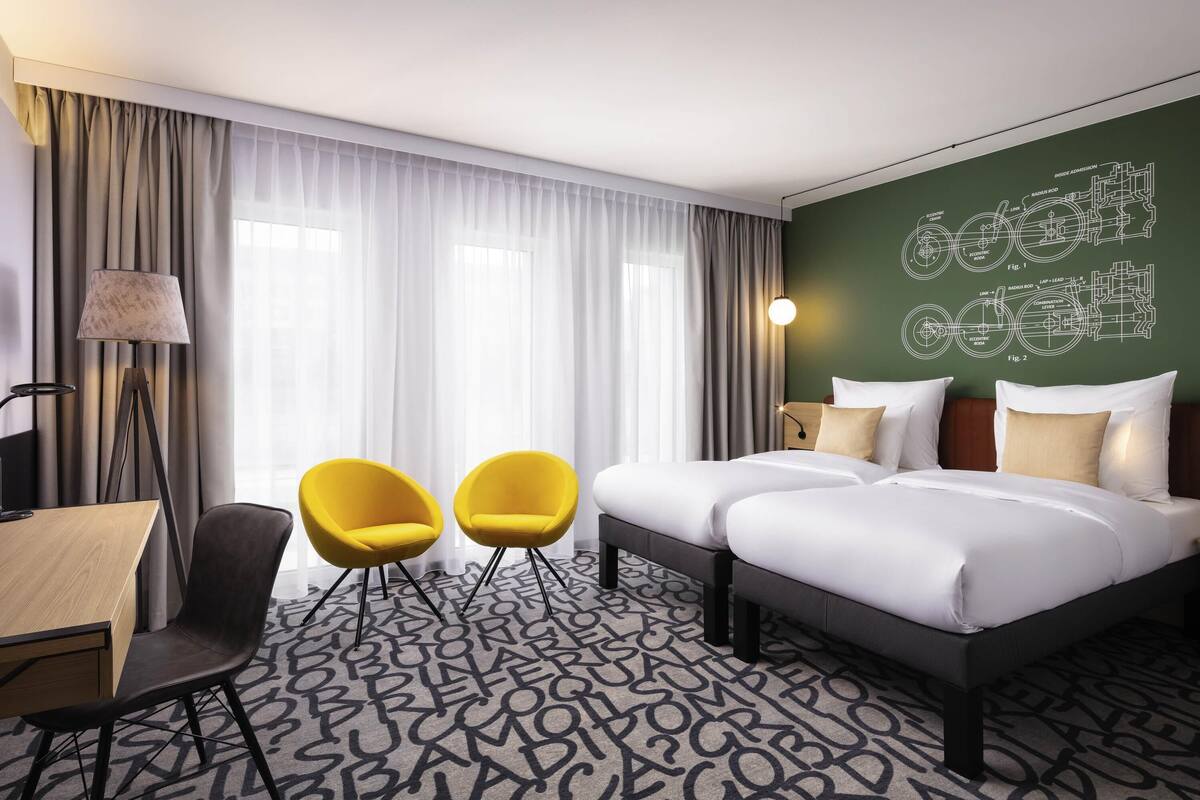 Minibar, Zimmersafe, Schreibtisch, schallisolierte Zimmer