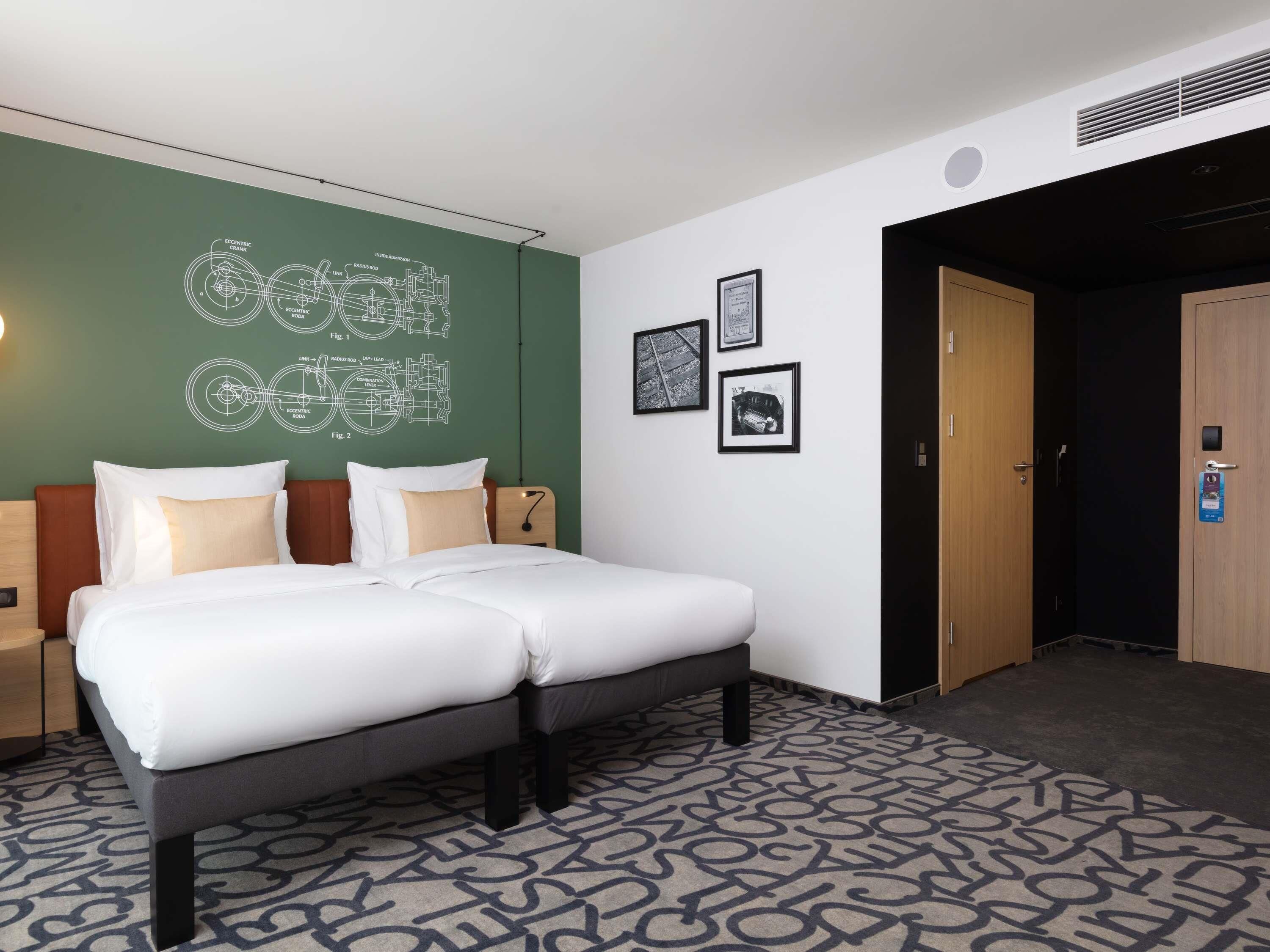 Minibar, in-room safe, desk, laptop workspace