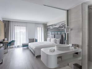 1 Schlafzimmer, hochwertige Bettwaren, Daunenbettdecken, Minibar