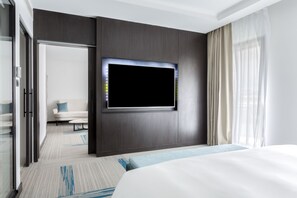 Hochwertige Bettwaren, Daunenbettdecken, Minibar, Zimmersafe