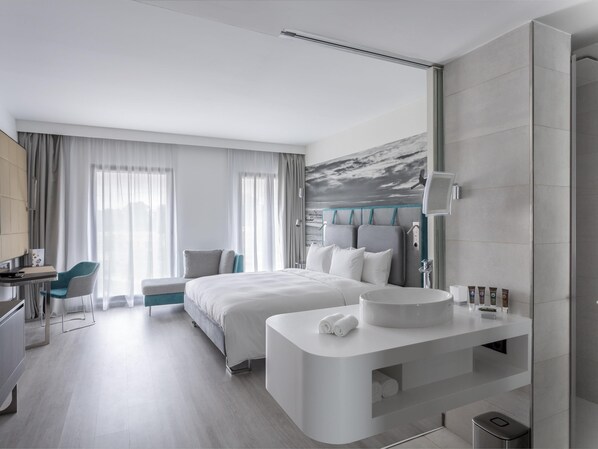 1 ห้องนอน, เครื่องนอนระดับพรีเมียม, ผ้านวมขนเป็ด, มินิบาร์