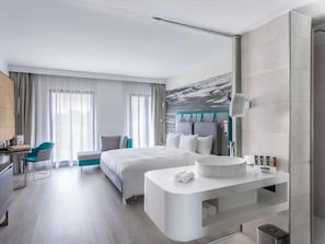 1 bedroom, premium bedding, down comforters, minibar
