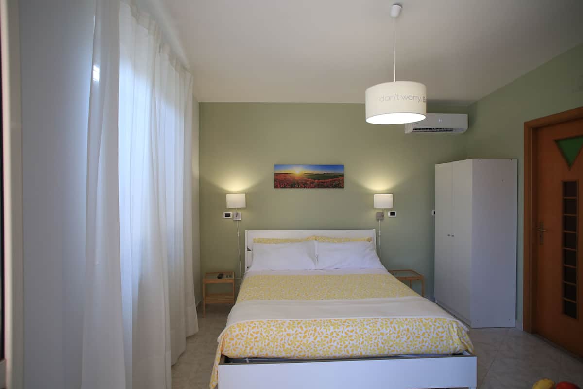 Comfort kamer, 1 twee- of 2 eenpersoonsbedden | Hypoallergeen beddengoed, donzen dekbedden, een kluis op de kamer