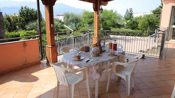 Free daily local cuisine breakfast