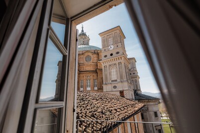 Casa Regina Montis Regalis