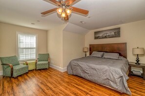 2 bedrooms, in-room safe, iron/ironing board, WiFi - Totes Adorbs - clean 2 bedroom (Myrtle Beach)