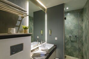 Dusche, Regendusche, Handtücher, Seife