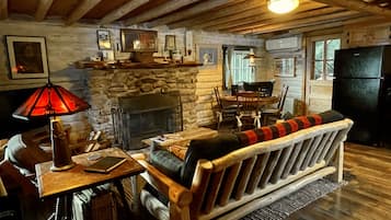 Smart-TV, peis og bøker