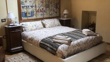 Triple Room, Private Bathroom | Individually decorated, individually furnished, desk, free WiFi