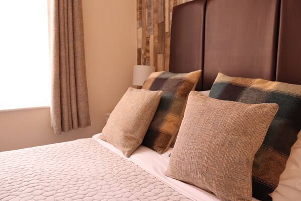 Double Room, Private Bathroom | In-room safe, blackout curtains, soundproofing, iron/ironing board - The Croft (Bridgnorth)