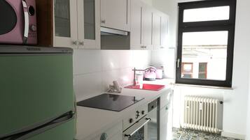 Apartment, 2 Schlafzimmer (Weserblick) | Eigene Küche | Großer Kühlschrank, Ofen, Herdplatte