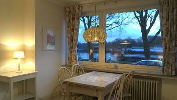 Apartment, 2 Bedrooms (Weserblick) | In-room dining