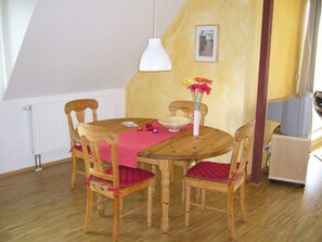 Dining - nice apartment with roof terrace for 2 persons (Glowe)