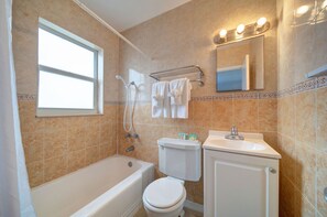 Bathroom - Hotels in Hollywood Beach - Book a Cheap Hotel in Hollywood Beach (Hollywood)