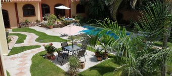 Large 2 Bedroom 2 Bathroom Apartment w/ King beds in a great location