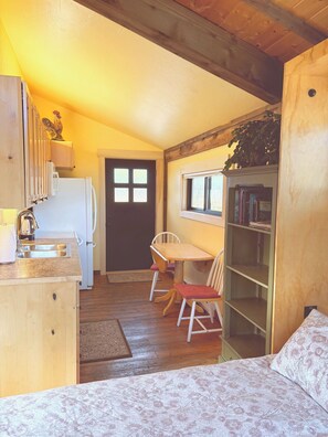 1 室のベッドルーム、アイロン / アイロン台、WiFi、ベッドシーツ