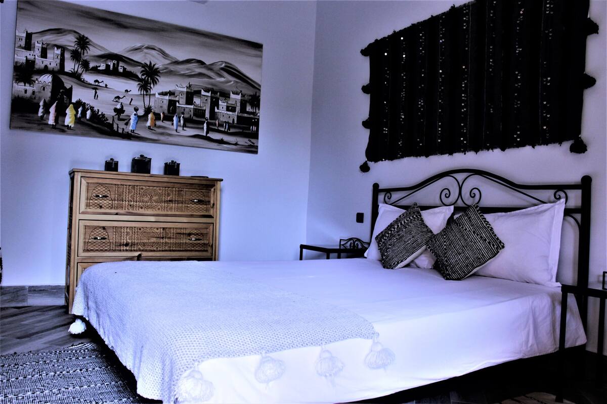Double Room (Casablanca)
