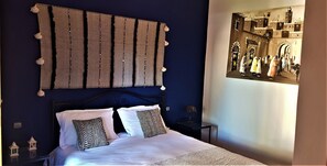 Double Room (Essaouira) | Laptop workspace, iron/ironing board, travel crib, free WiFi