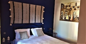 Double Room (Essaouira) | Laptop workspace, iron/ironing board, travel crib, free WiFi